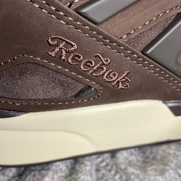 2023 Reebok Pump Omni Zone 2 'Valentine's Day Sz. 4.5 Mens/Sz. 6.5 Women’s - Picture 14 of 16